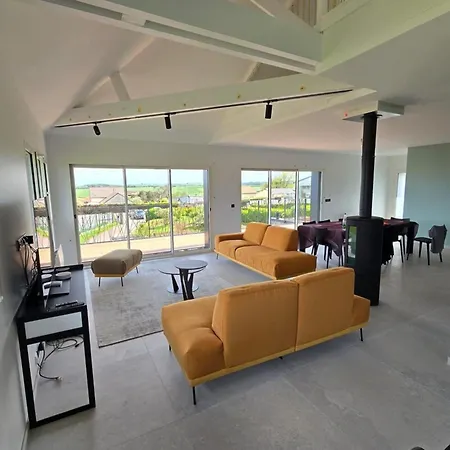 Semesterbostad Midgard Sea View