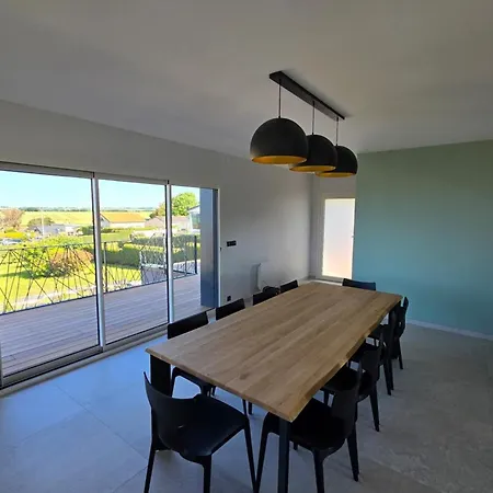 Midgard Sea View Semesterbostad