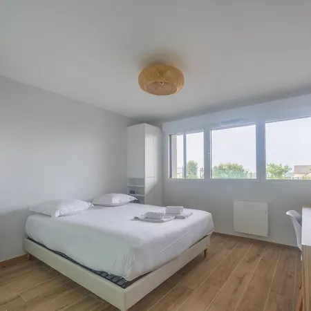 Semesterbostad Midgard Sea View *