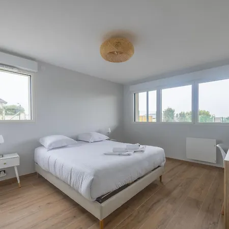 Midgard Sea View Semesterbostad